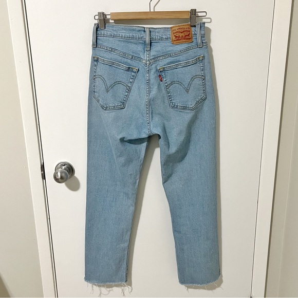 Levi's Wedgie Straight High Rise Raw Hem Distressed Jean Blue size 28 - Picture 5 of 16